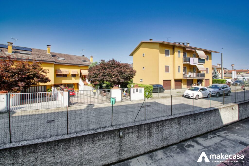 7B2B8303_hdr