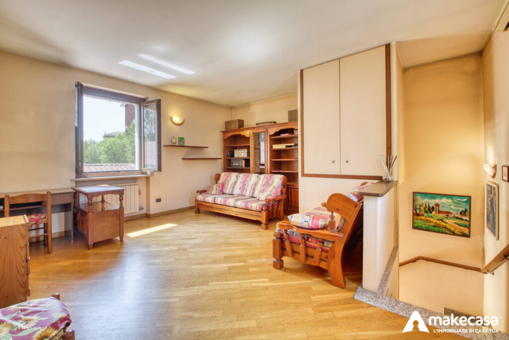 7B2B8380_hdr