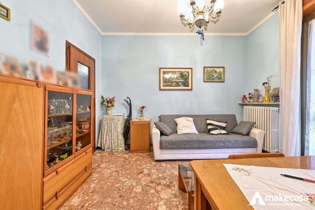 _Z629830_hdr